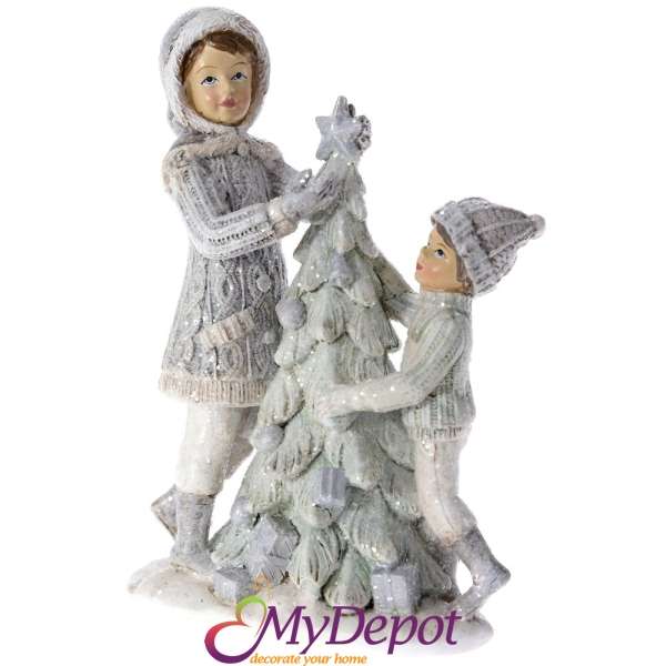 Фигурка деца с елха, полирезин, сиво, 11х6х15 см