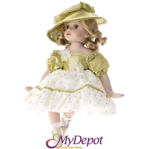 Порцеланова кукла със златни дрехи, 46 см