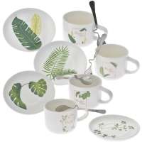 Керамична чаша с чиния и лъцичка в кутия, зелени палмови листа