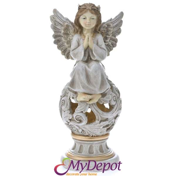 Полирезинов ангел със светеща топка, 14х14х31 см