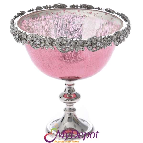 Купа от розово стъкло и кристали на столче, Ф 20х21 см