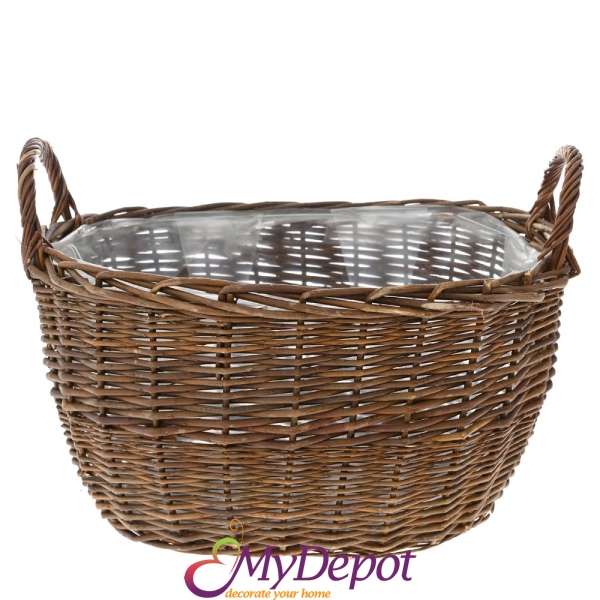 Плетена кафява кошница с найлон отвътре. Размер: 49х39х26 см