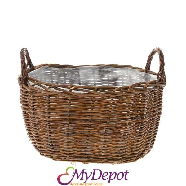 Плетена кафява кошница с найлон отвътре. Размер: 43х34х23 см