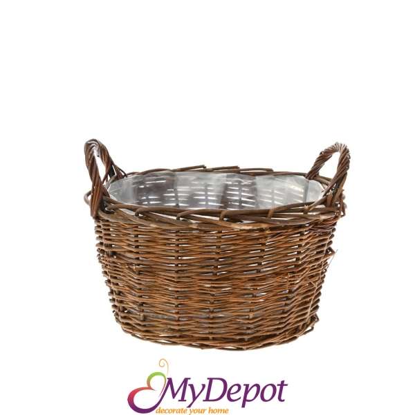 Плетена кафява кошница с найлон отвътре. Размер: 31х25х20 см