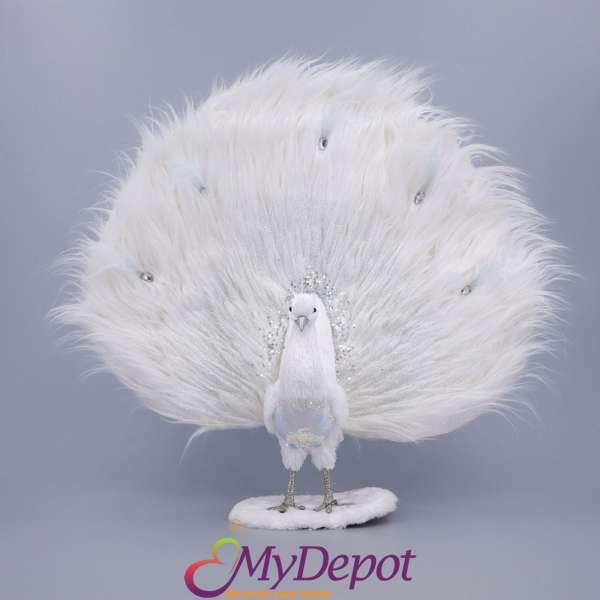 Бял паун с блясък и разперена опашка от пера. Размер: 54х17х63 см