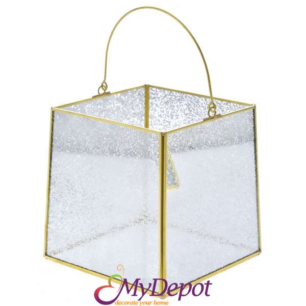 Метален златен светилник  - куб със страници от матирано стъкло. Размер: 16х16х17 см  