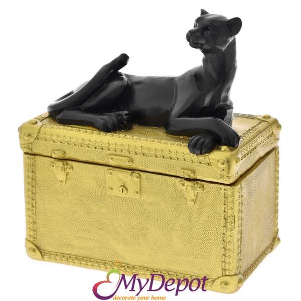 Златна поли кутия с черна пантера. Размер: 15,5х9,5х17 см