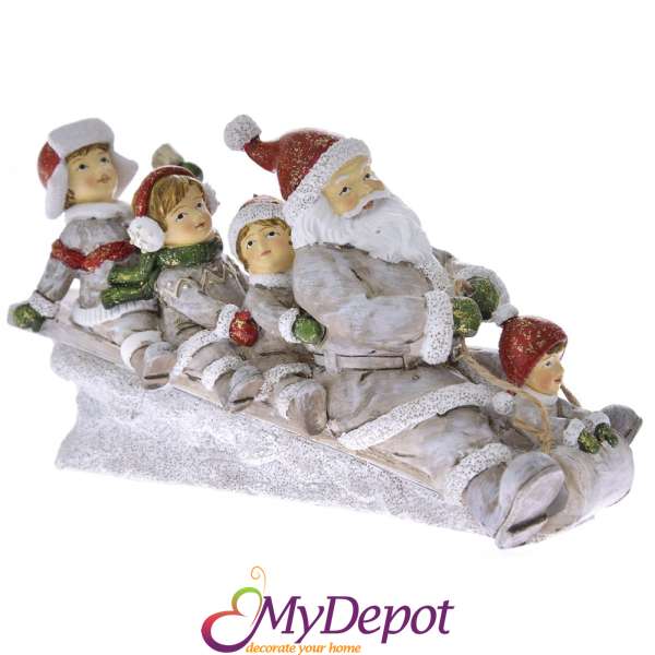 Поли фигурка - Дядо Коледа в сив кожух с деца върху шейна, 20х8х11 см