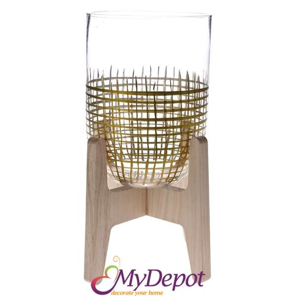 Стъклена ваза със златни ивици върху дървен постамент. Размер: 20х20х38 см 