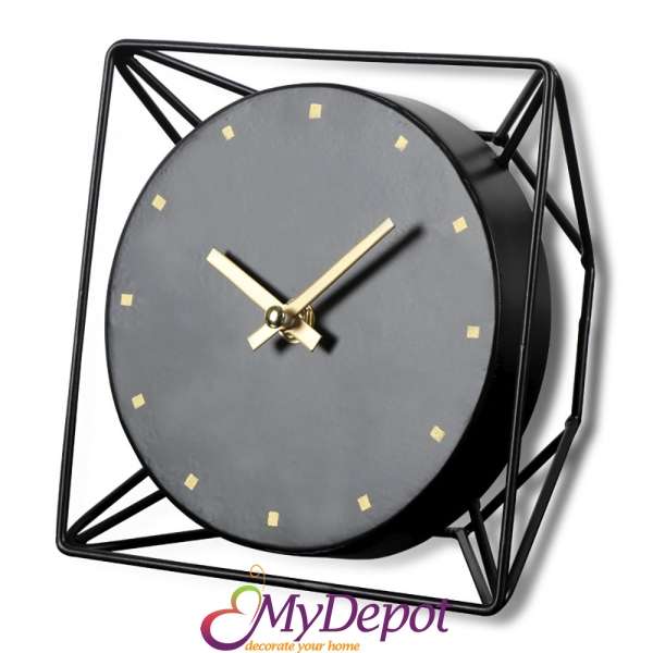Настолен часовник от черен метал със златен циферблат. Размер: 16х16х8 см