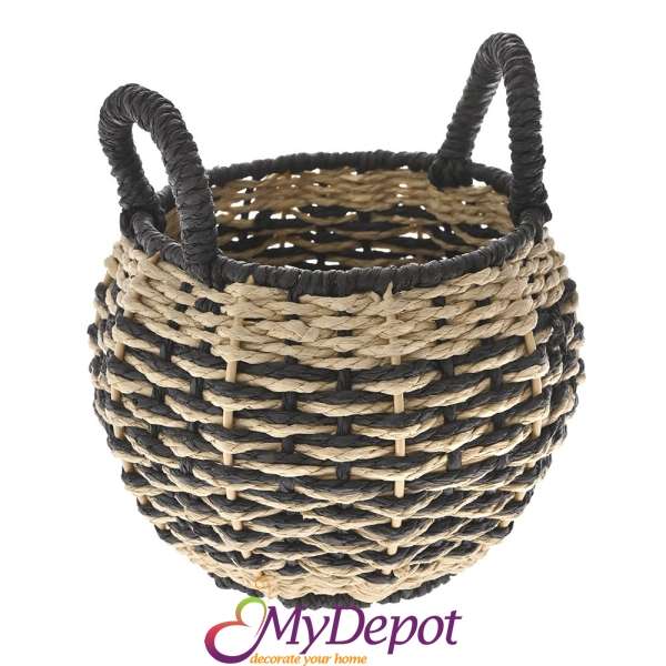Плетена кошница с дръжки от натур и черно въже, Ф 16х15 см