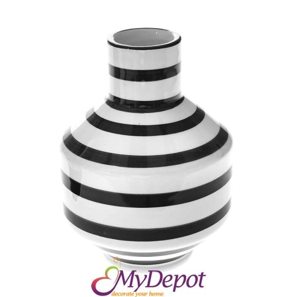 Керамична ваза с бял гланц на линии, Ф 9х16 см