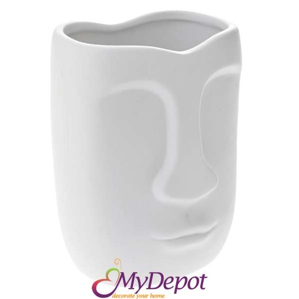 Керамична ваза лице в бял мат. Размер: 12х12х17 см
