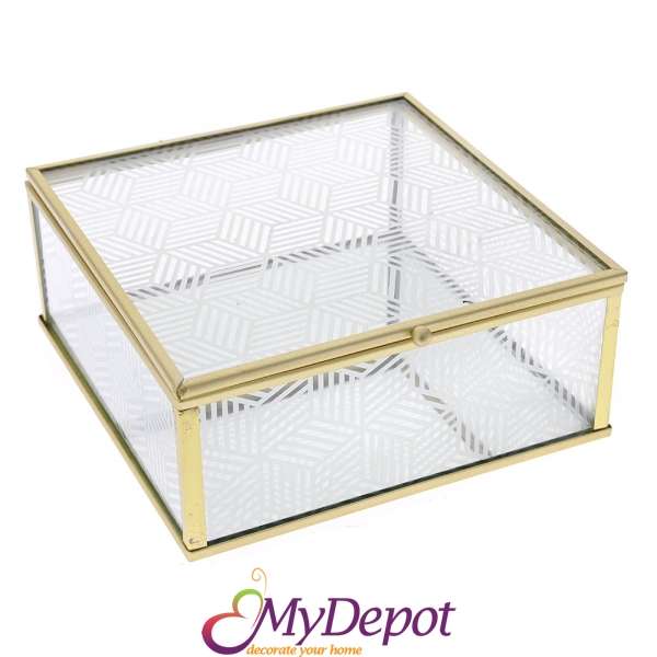 Стъклена кутия със златен кант, 15х15х6 см